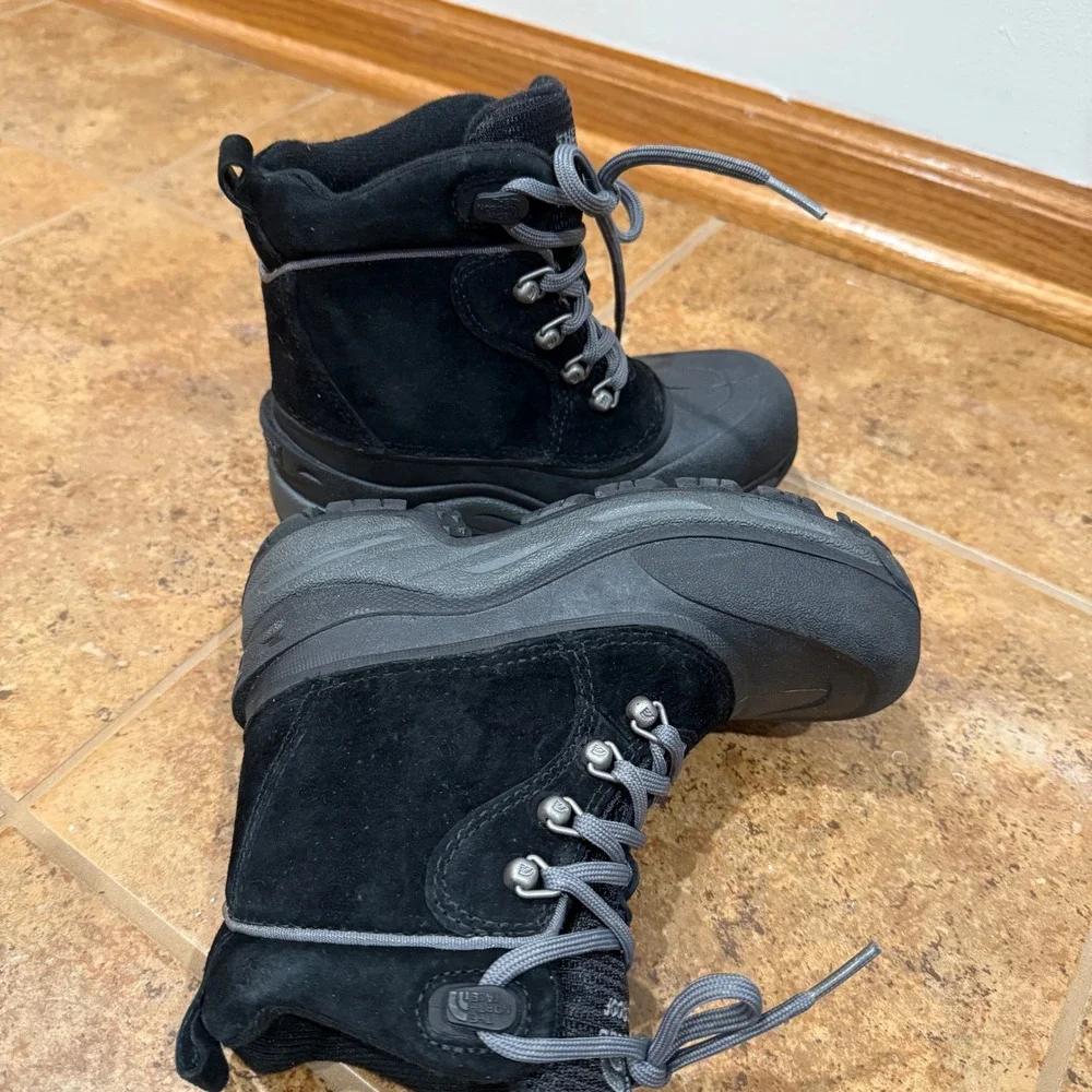 North Face Chilkats Boys Winter Boots Black Waterproof 200g Insulation‎ Size 13